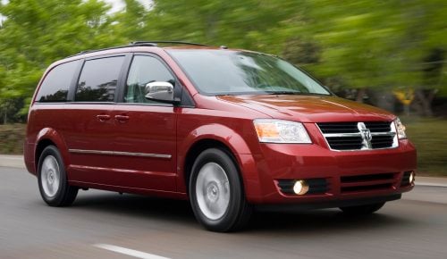 Chrysler recalls 299,718 minivans for airbag risks | Torque News